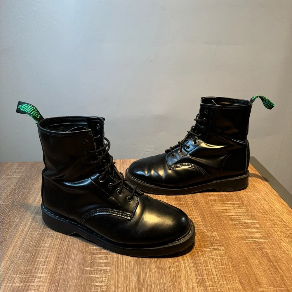 Solovair classic black