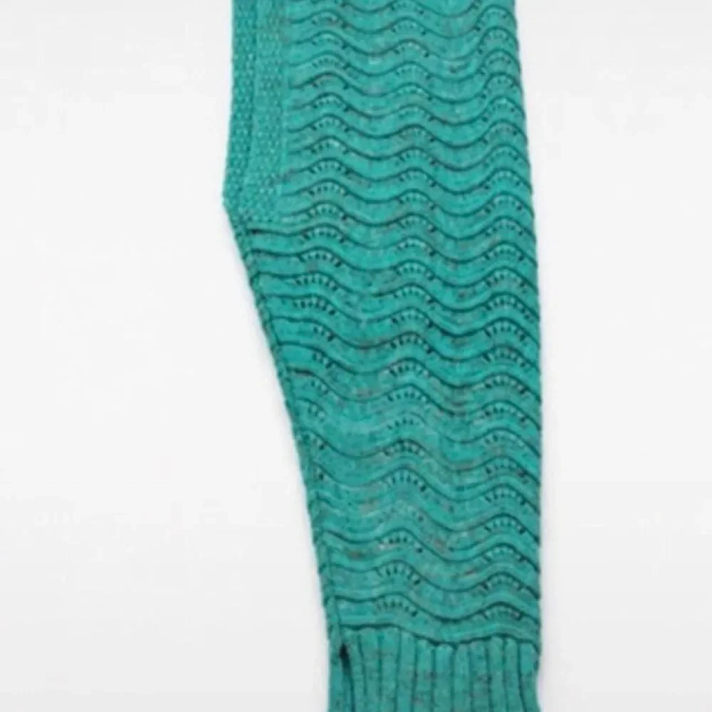 Mermaid Tail Knit Blanket