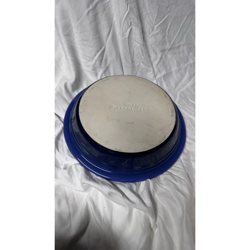 Le Creuset durable surface color
