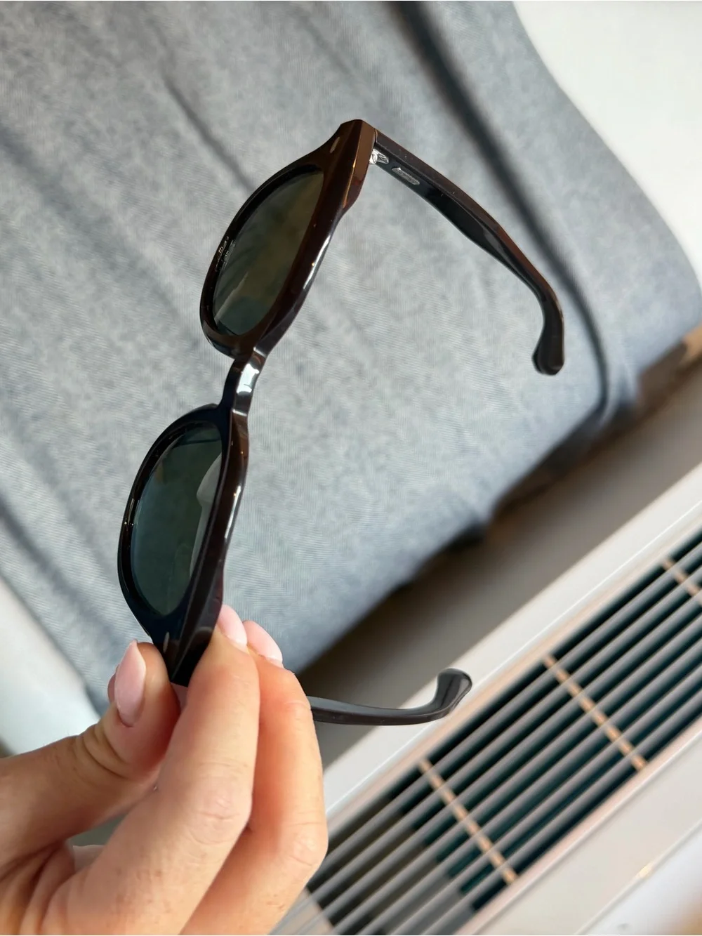 Oliver Peoples great lots