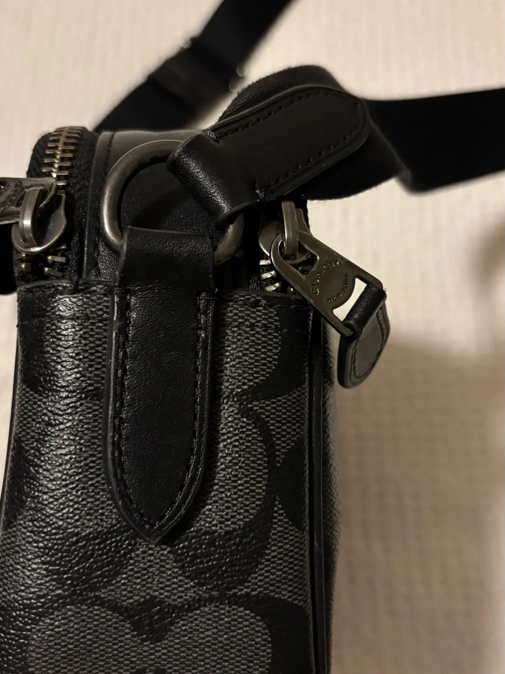 Coach men’s messenger