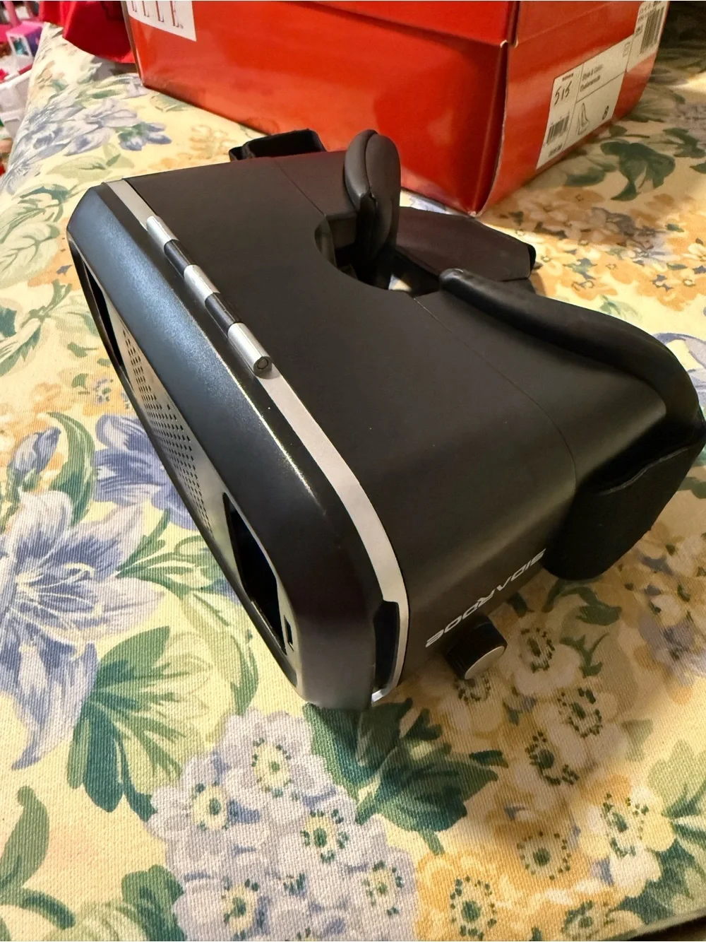 Virtual Reality headset