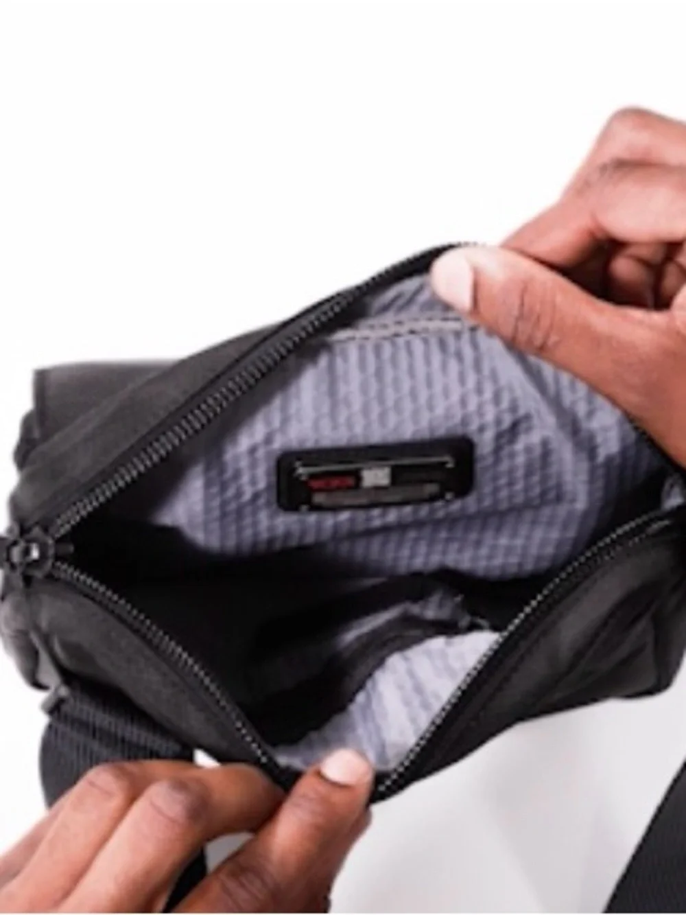 Tumi alpha bravo