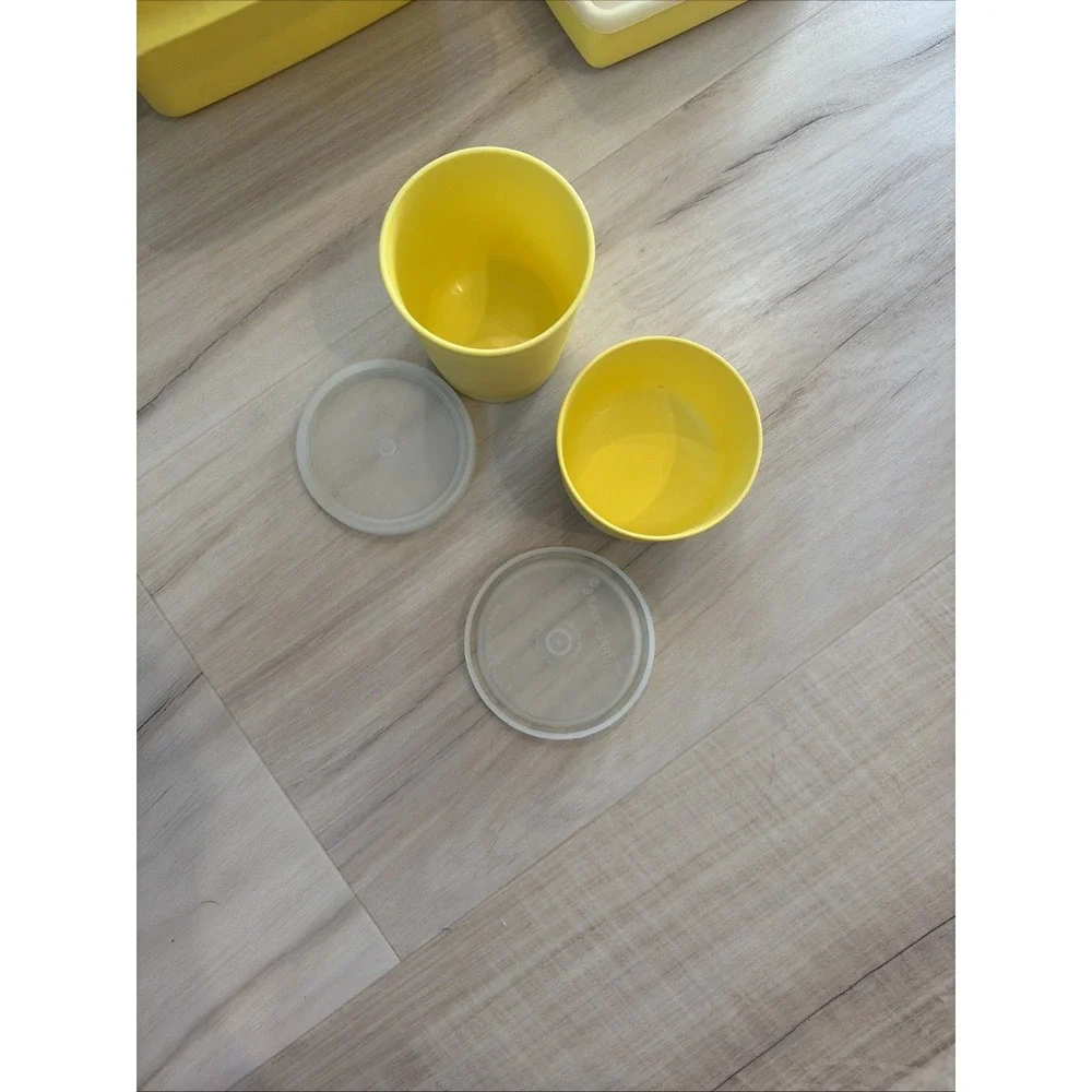 Tupperware yellow pack