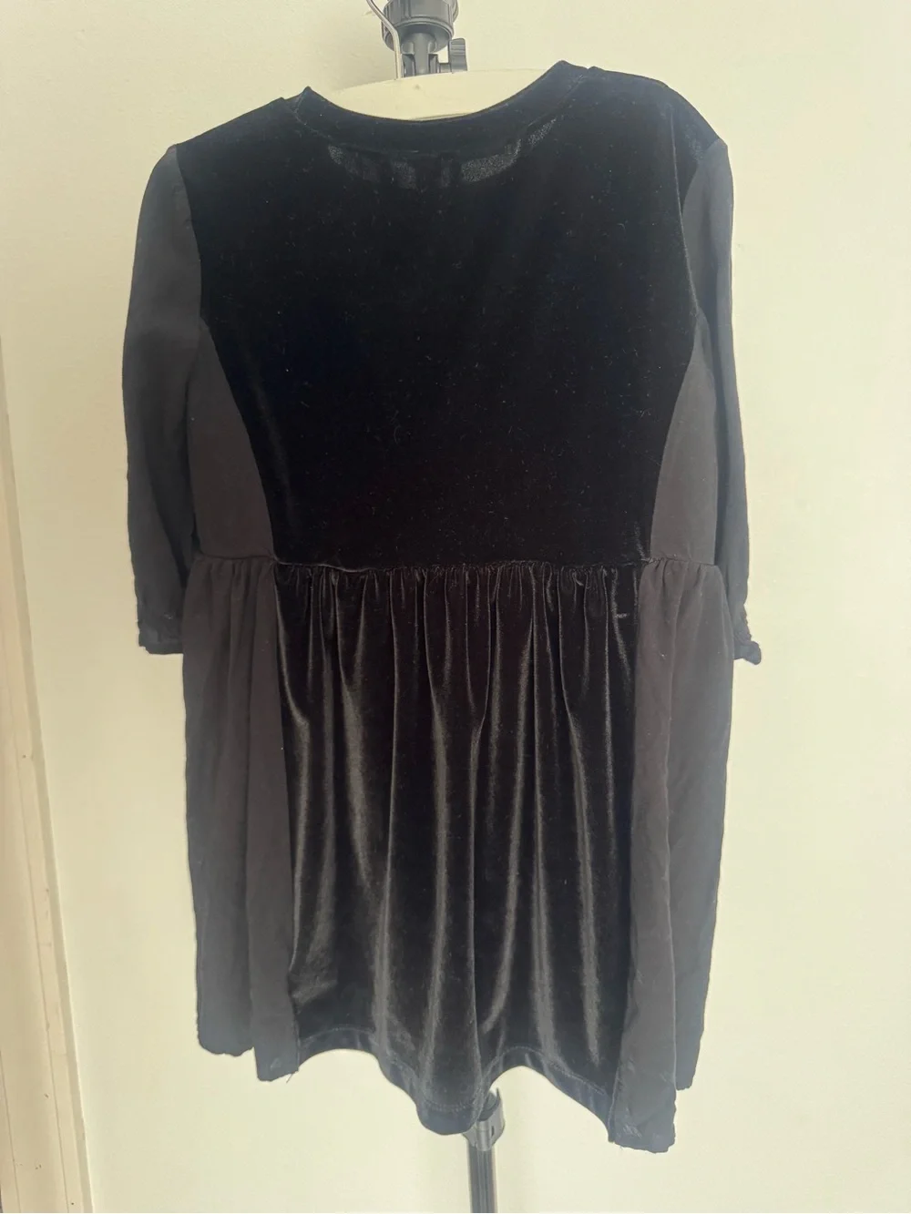 GAP Kids Black Velvet Dress XS 4-5 Long Sleeve Holiday