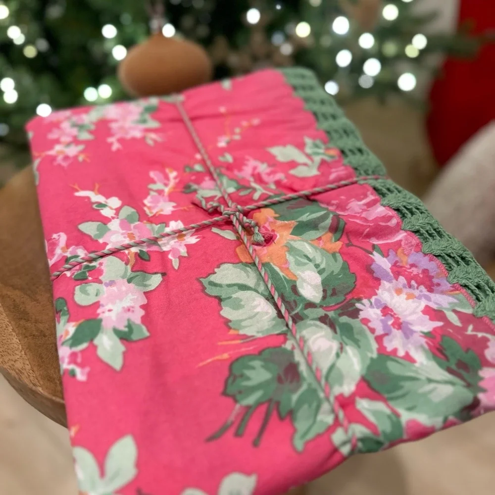 April Cornell spring Cottage rose table cover cloth 60 X 60 embroidered green