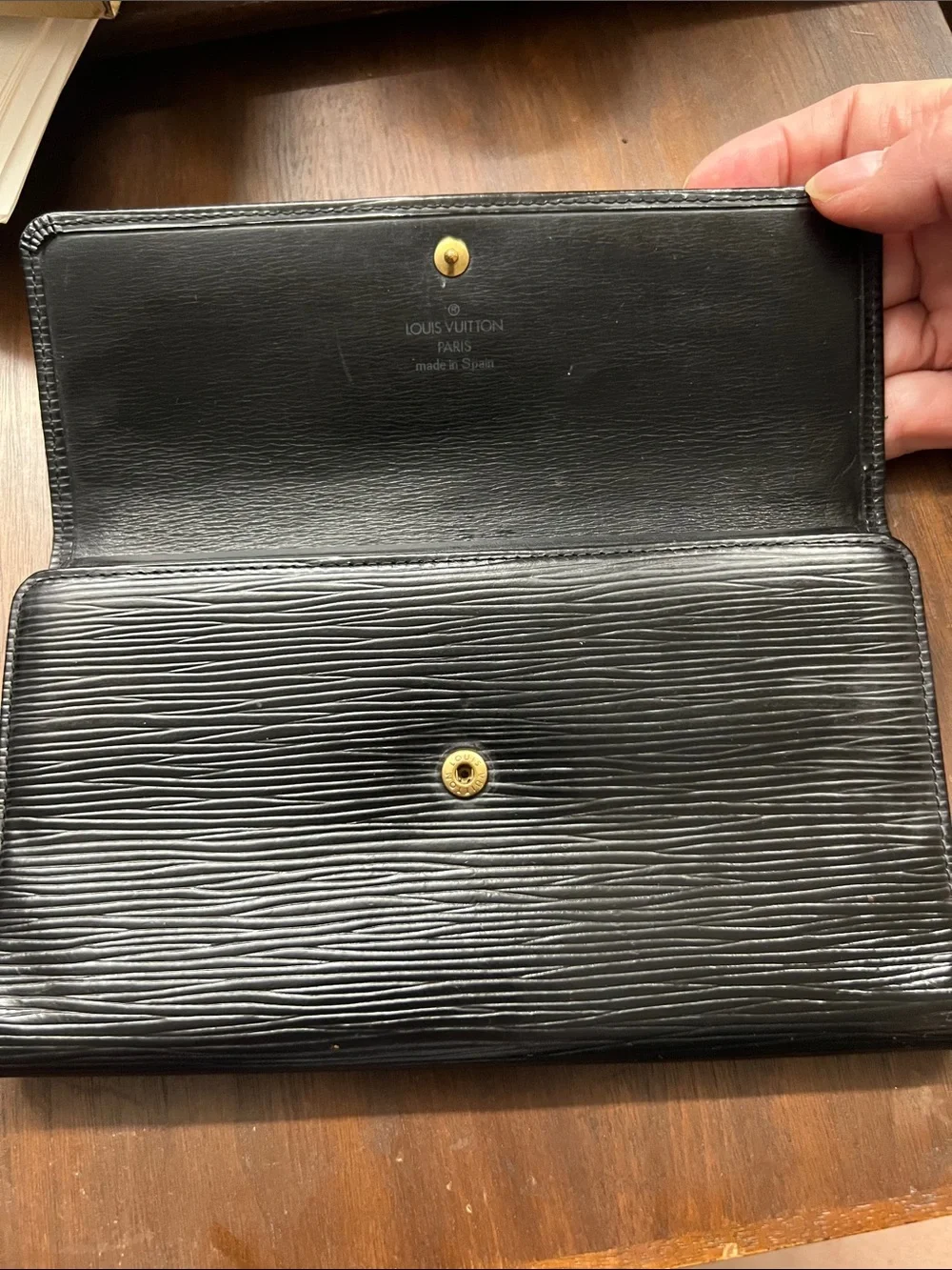 Louis Vuitton elegant louis