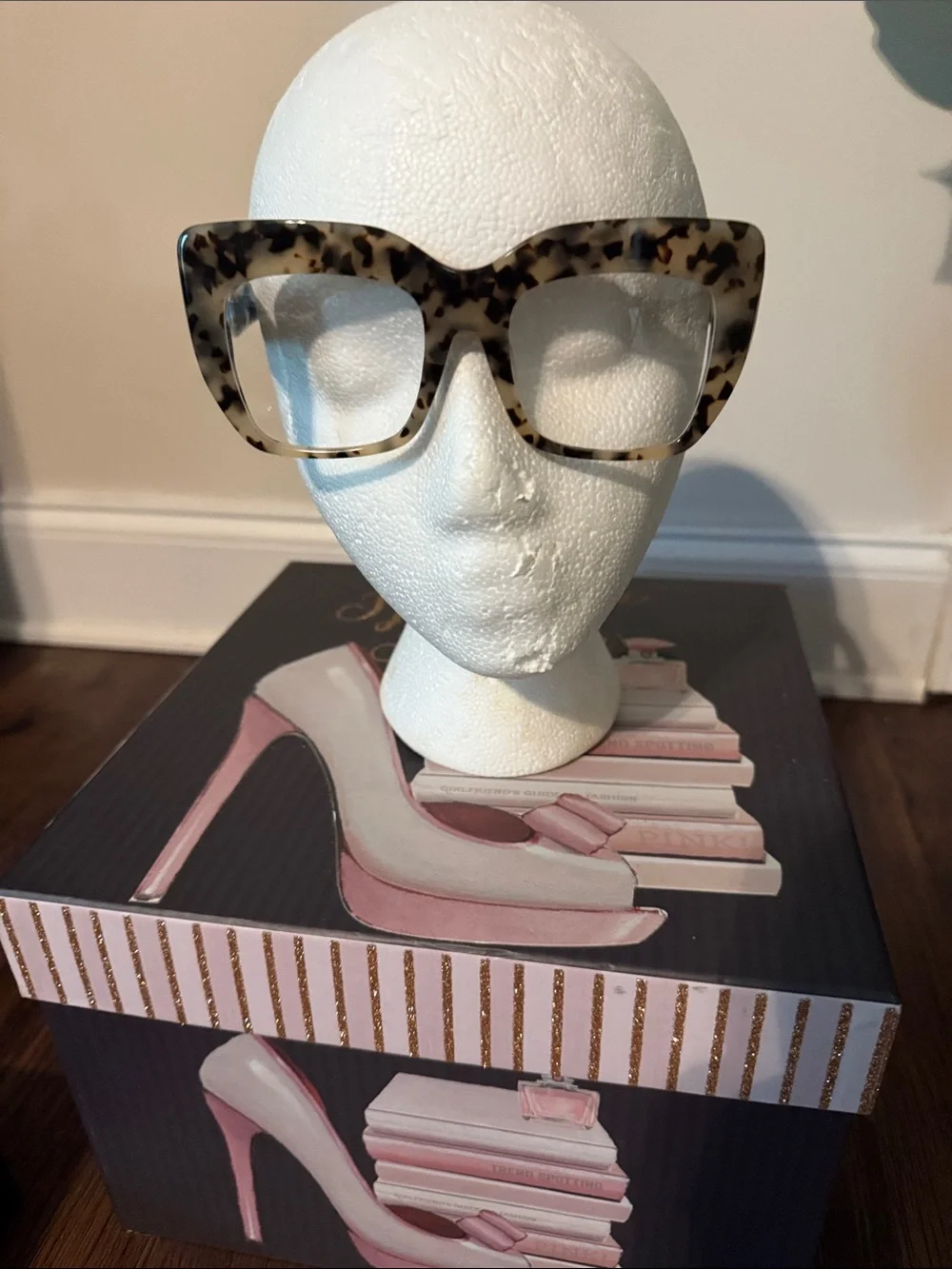 Tortoiseshell Cat-Eye Glasses - Cream Brown Pattern