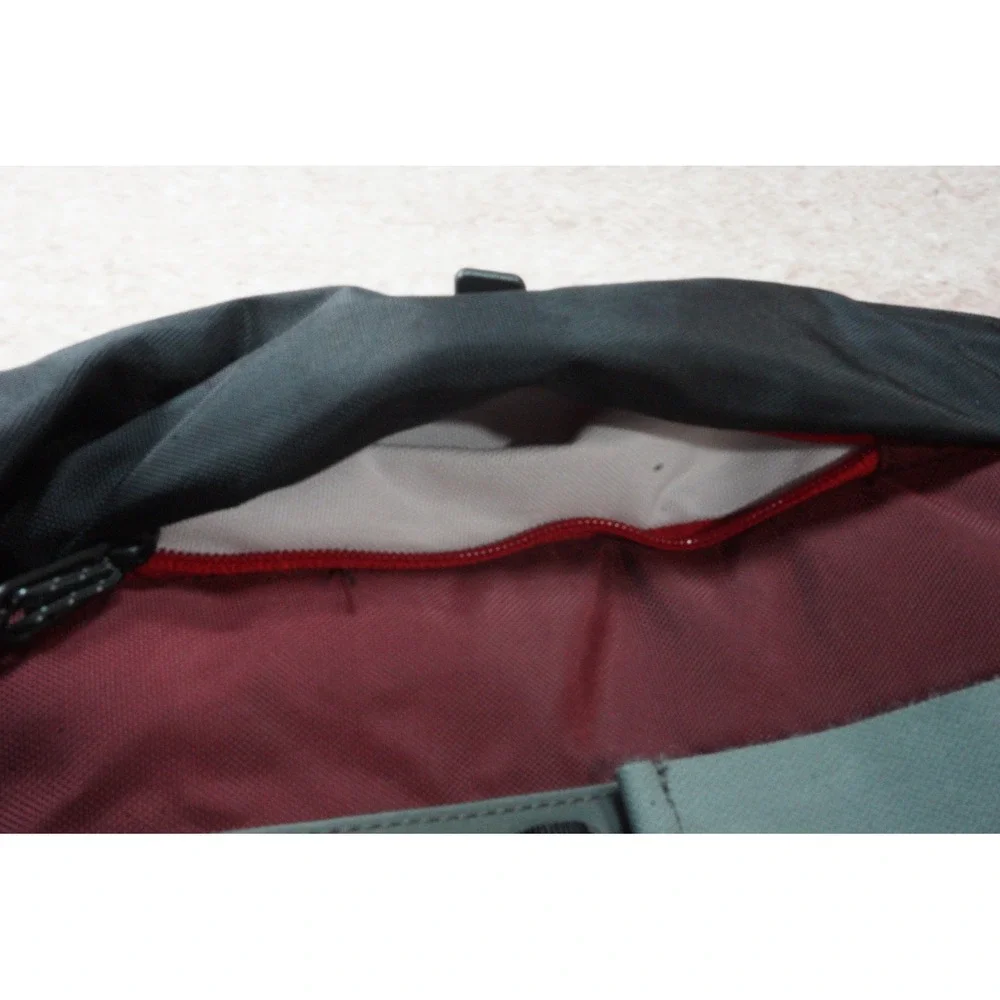 Timbuk2 classic messenger