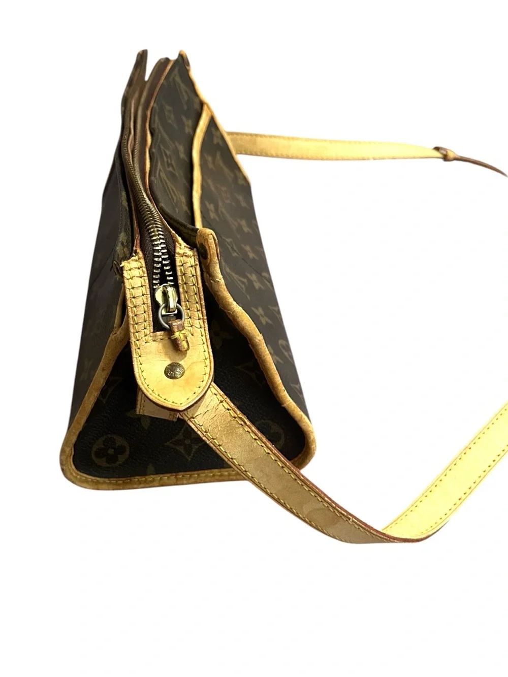 Louis Vuitton read description