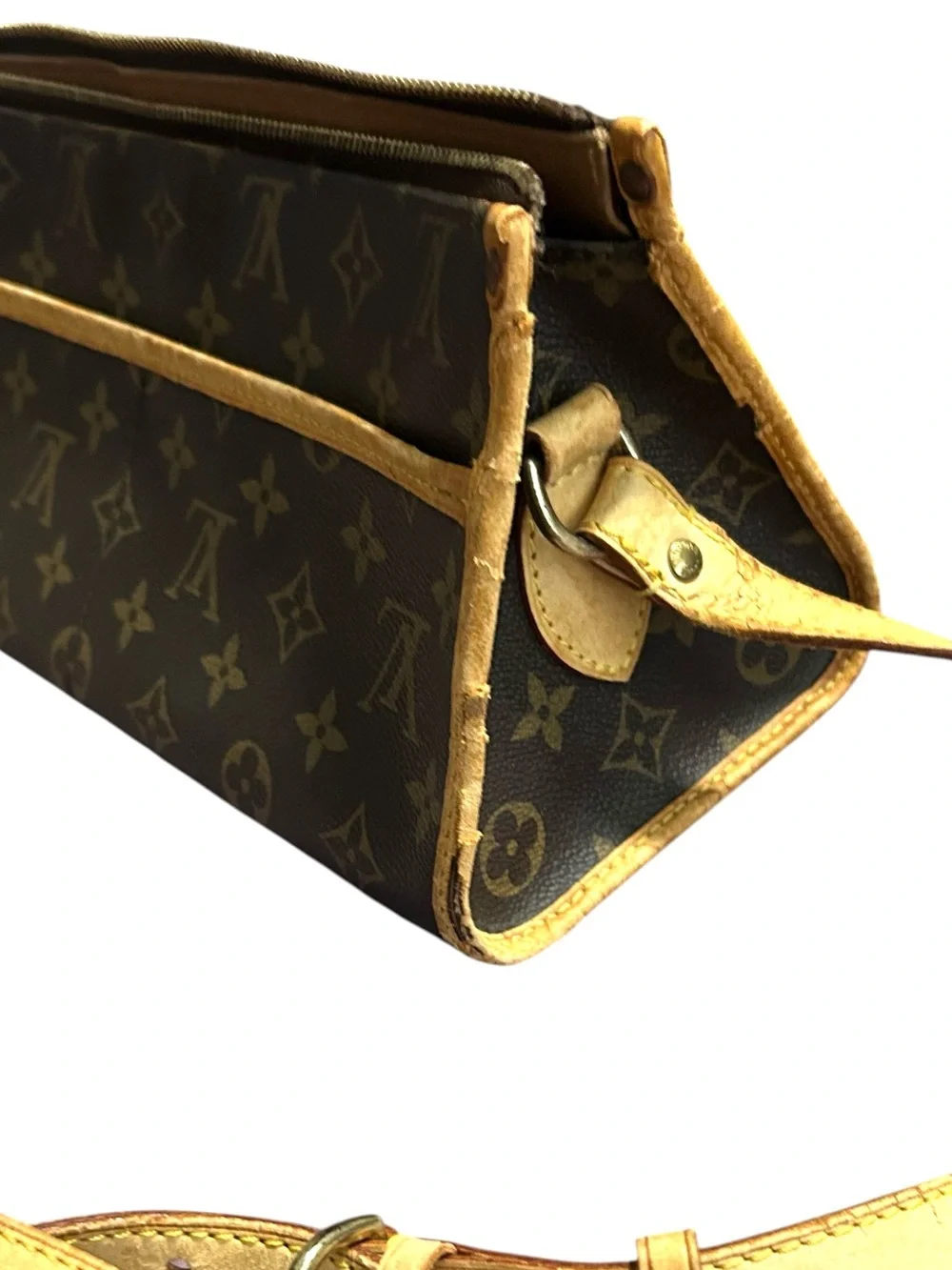 Louis Vuitton read description