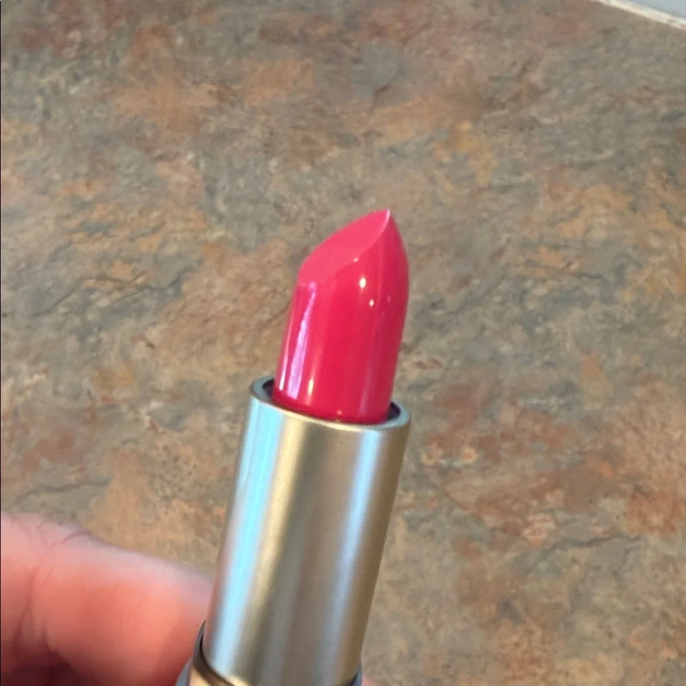 Beauty Creations striking red