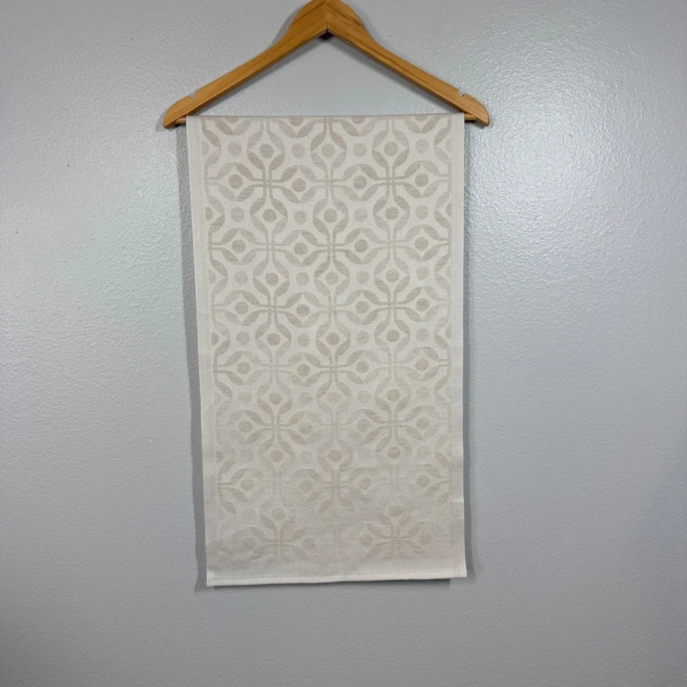 Ekelund table runner