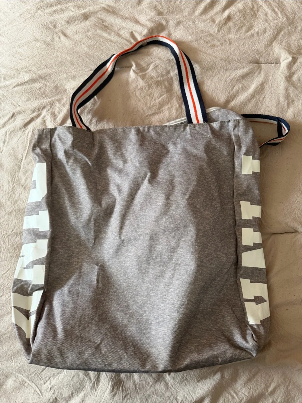 PINK Victorias Secret main roomy sporty