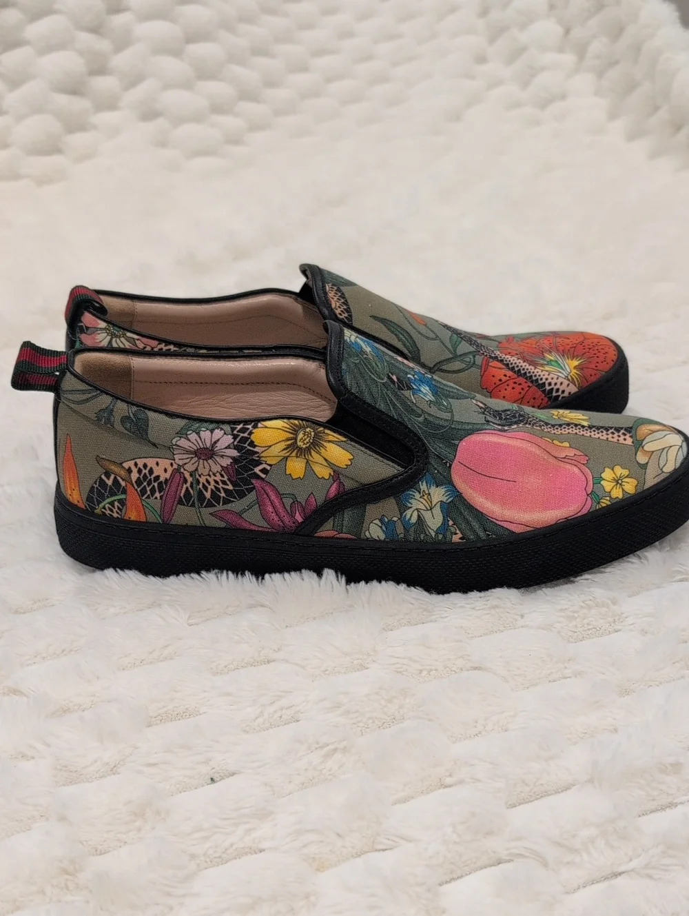 Gucci 	rear floral