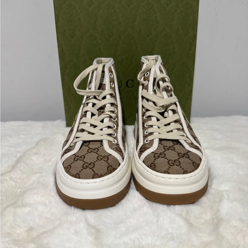Gucci wear high white