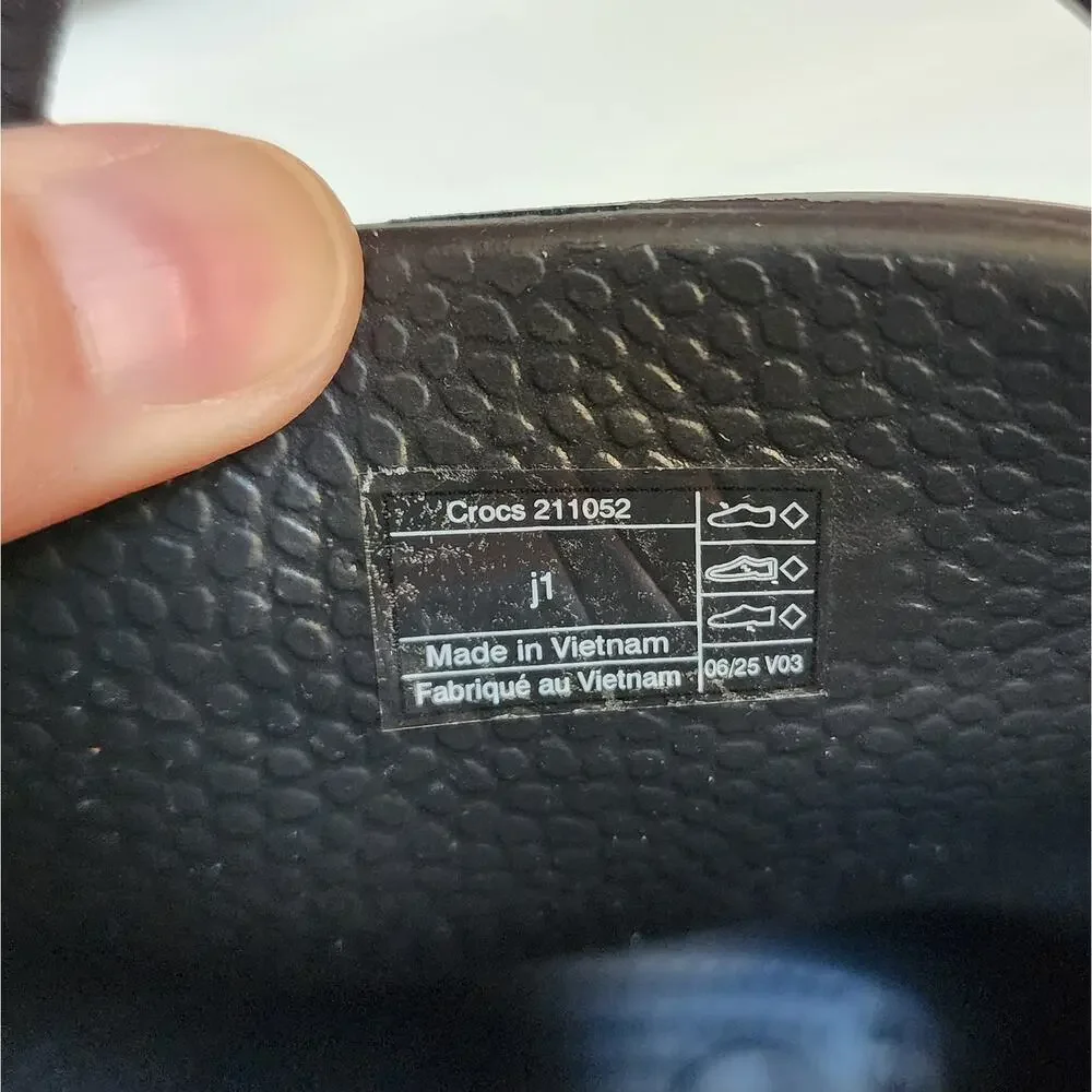 CROCS nwt kids