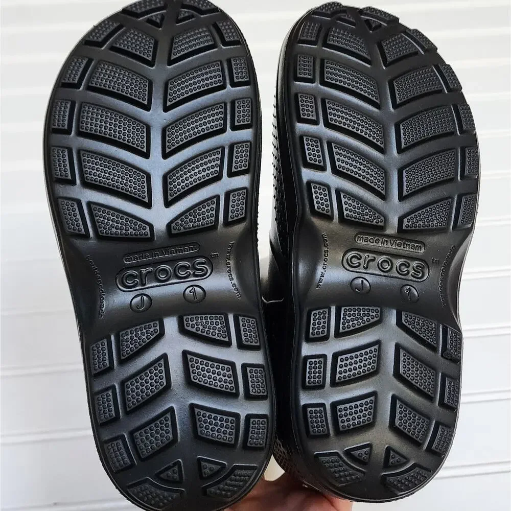 CROCS nwt kids