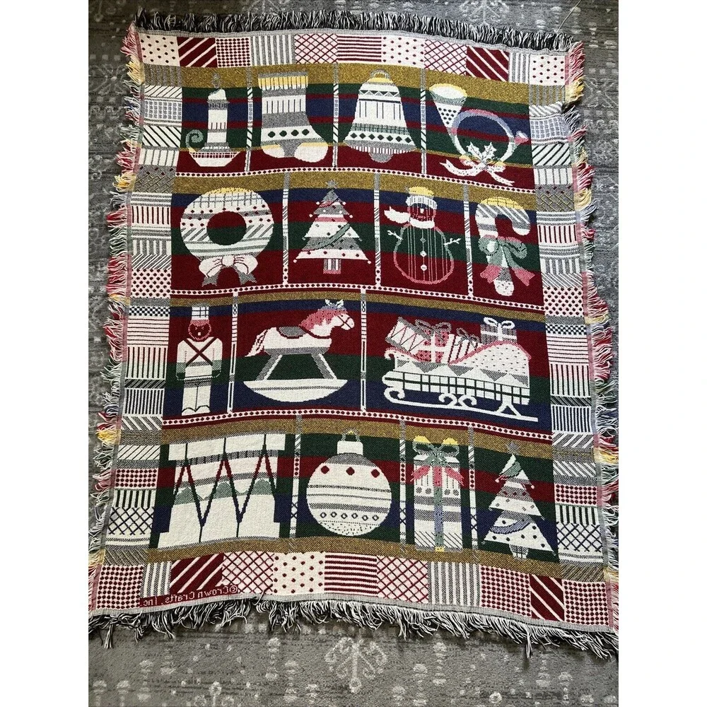Crown crafts christmas