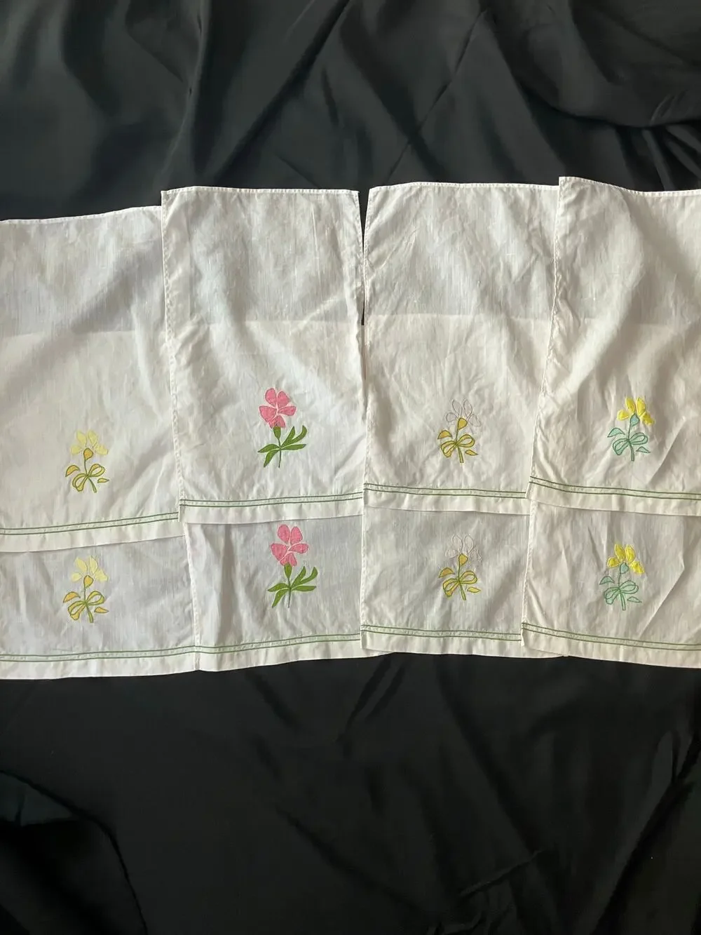 Vintage Linen Dinner Napkins Set of 6 Embroidered Floral Luncheon Napkins