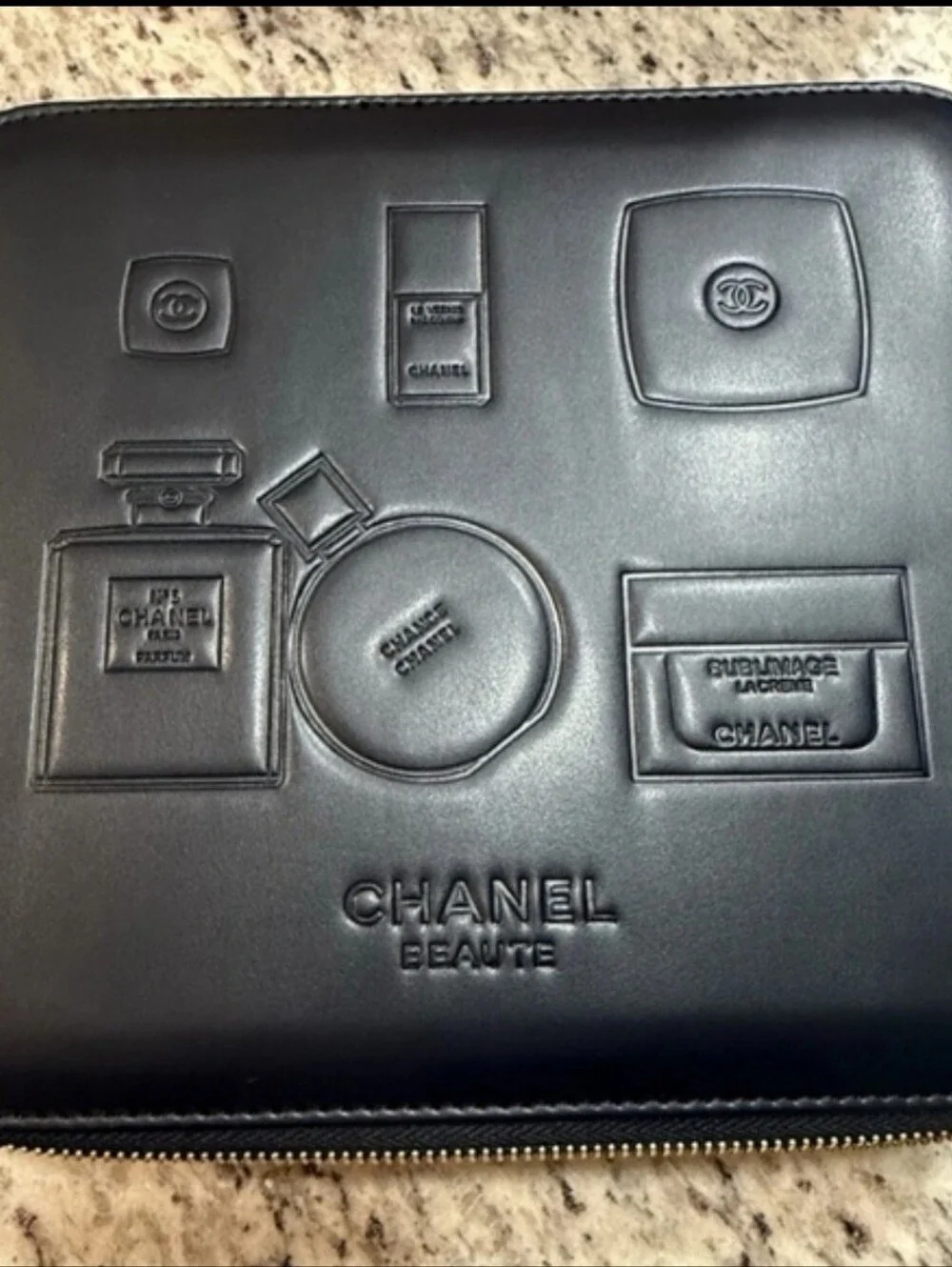 CHANEL large beaute