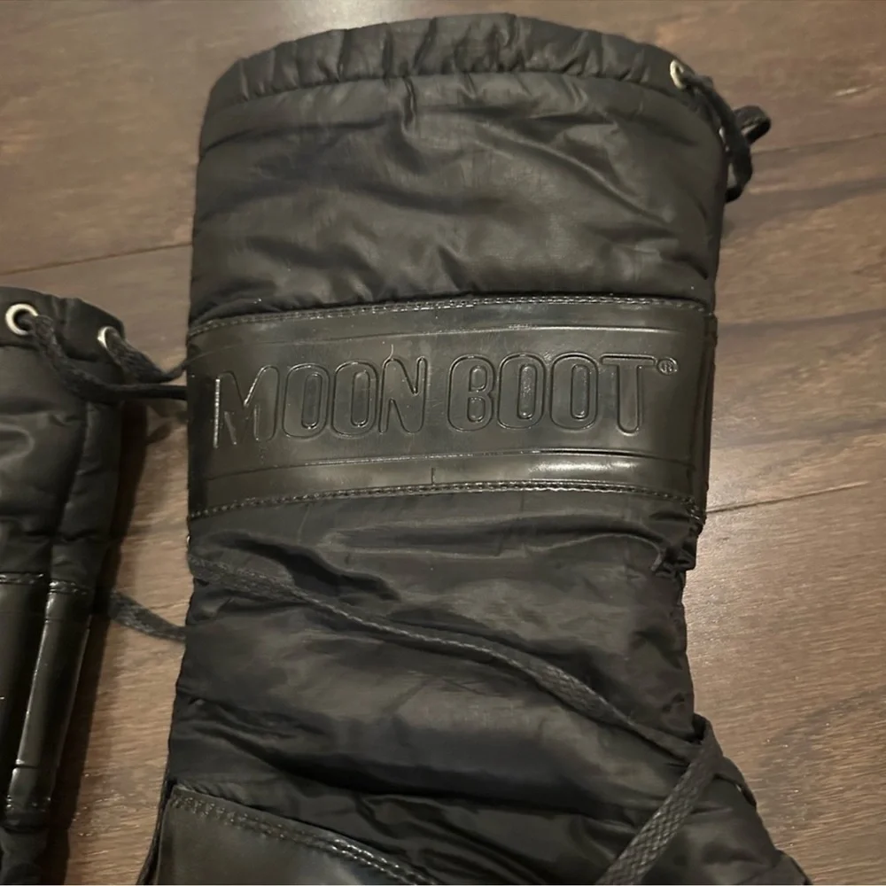 Moon Boot stylish warm