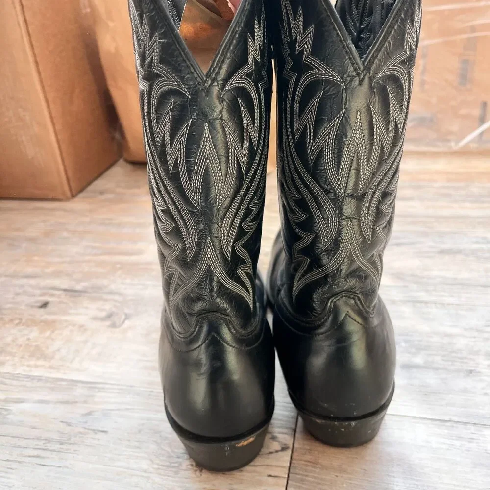 Laredo cowboy boots