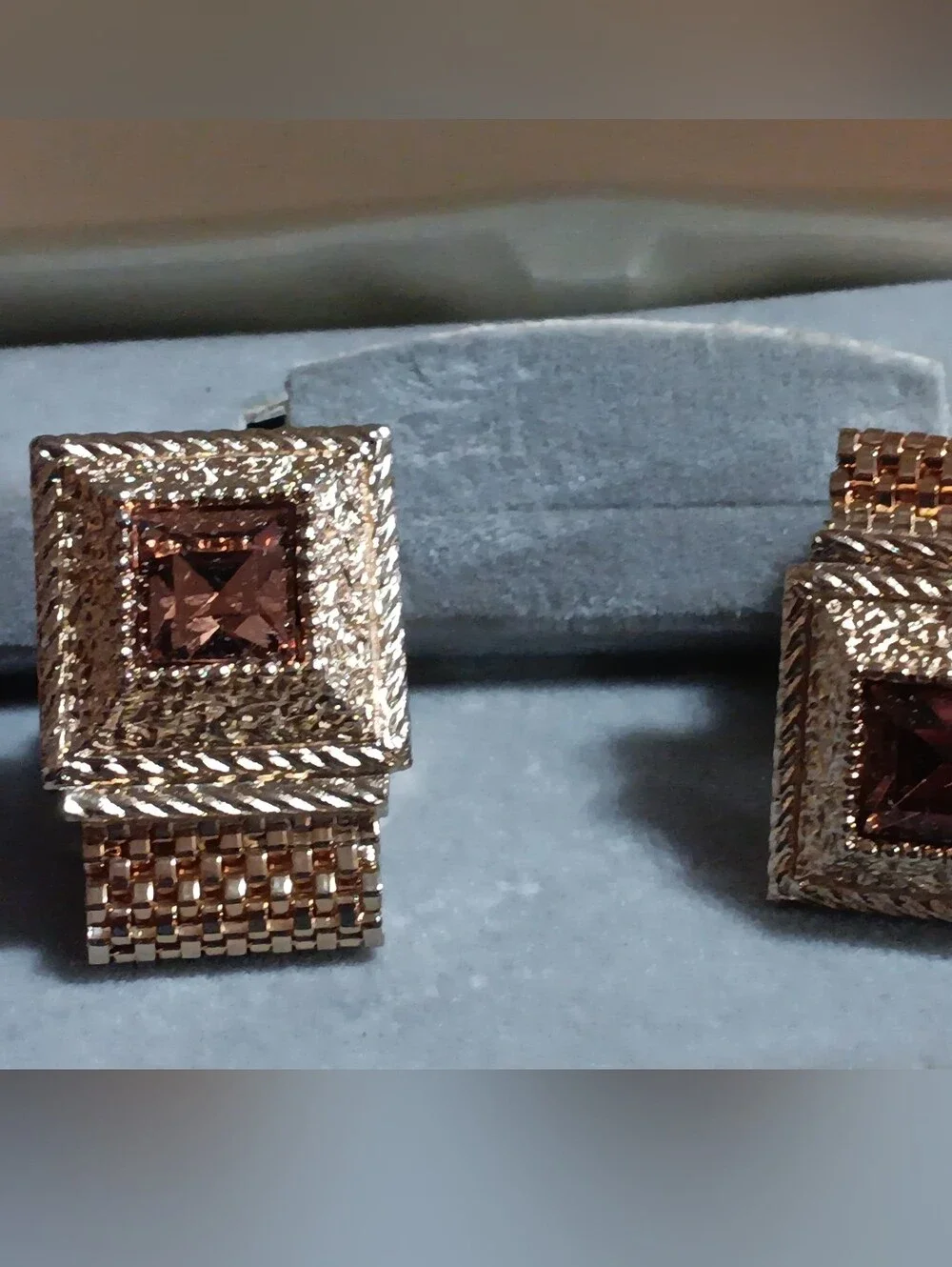 SWANK gold tone