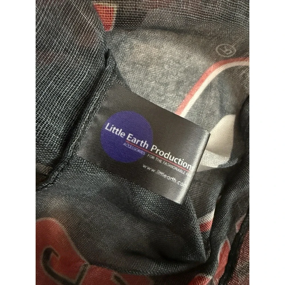 Little Earth Productions looking one size
