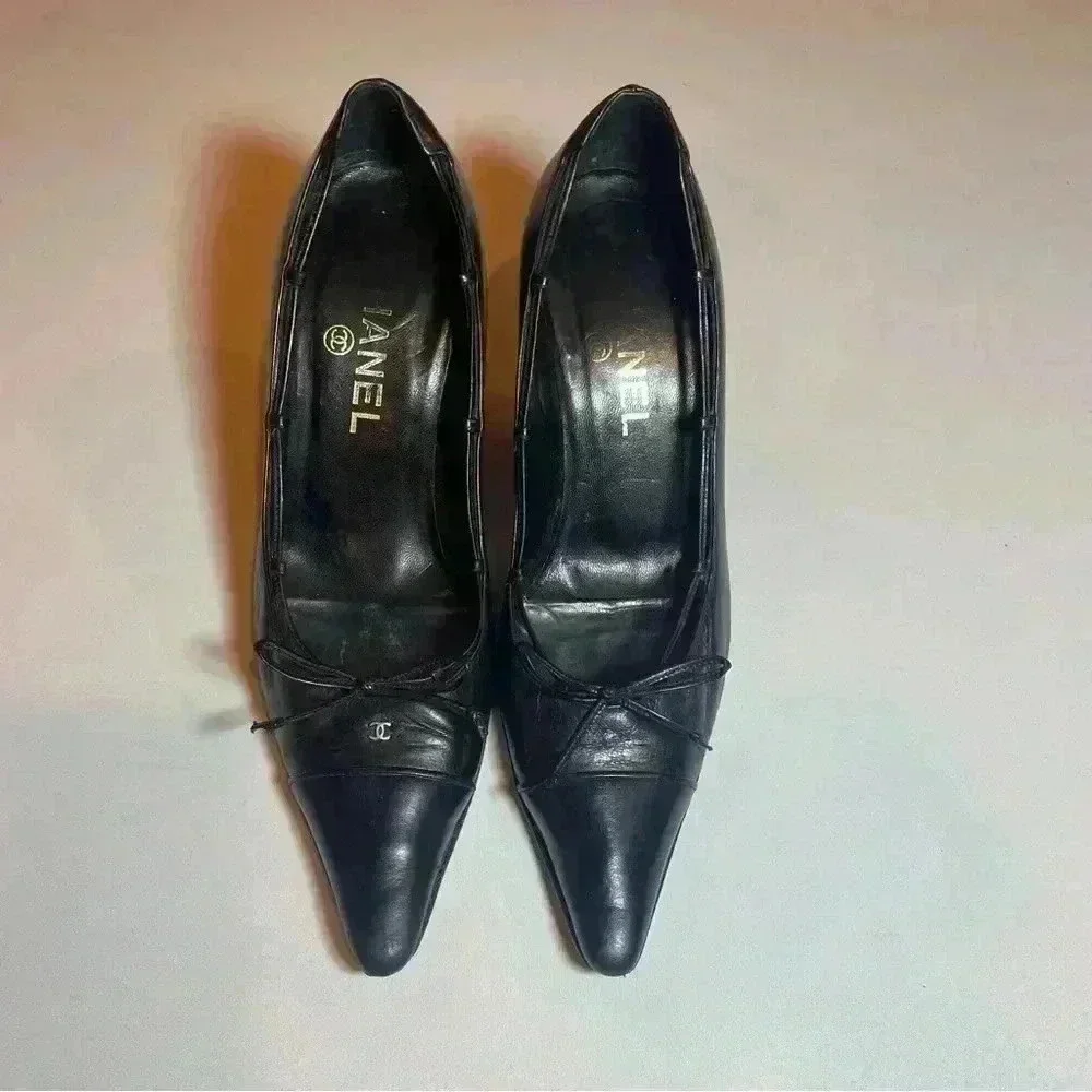 Chanel Vintage Black Pointed Square Toe Heels Bow 36 Leather Mules Gold CC Logo
