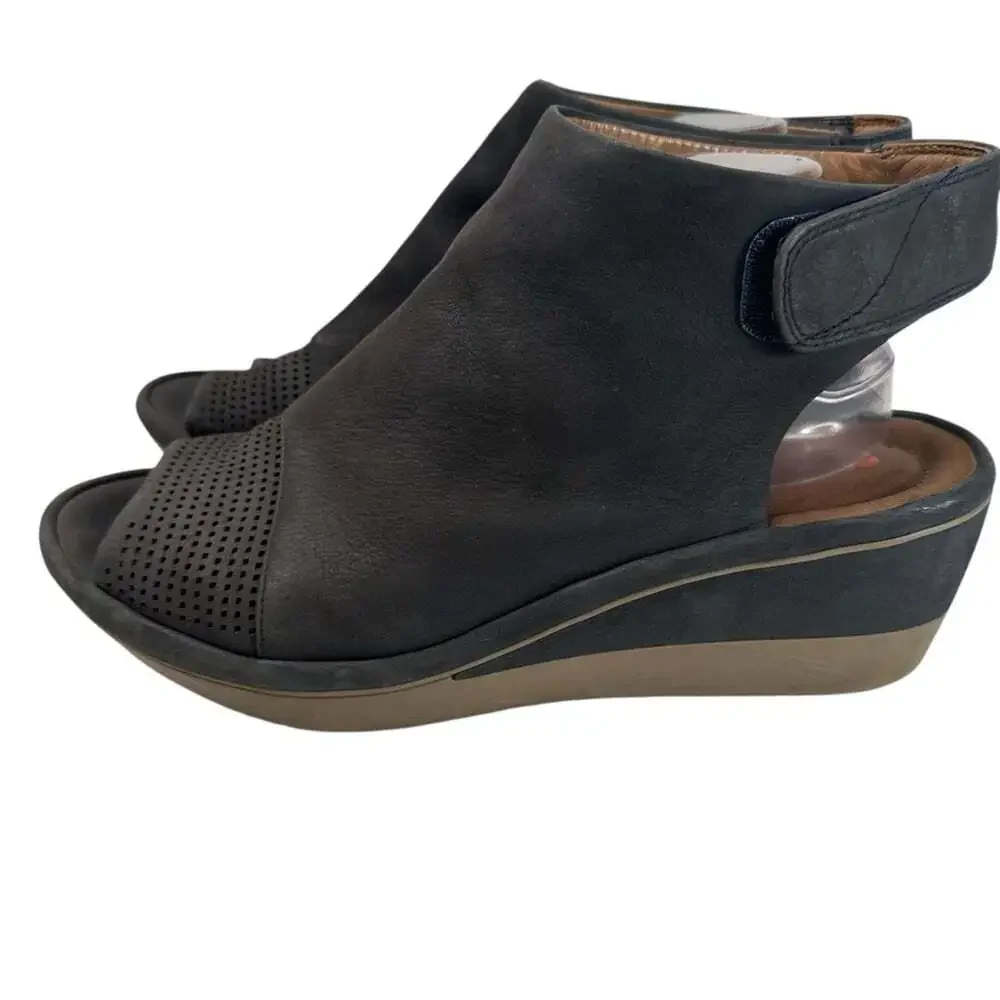 Clarks these unstructured