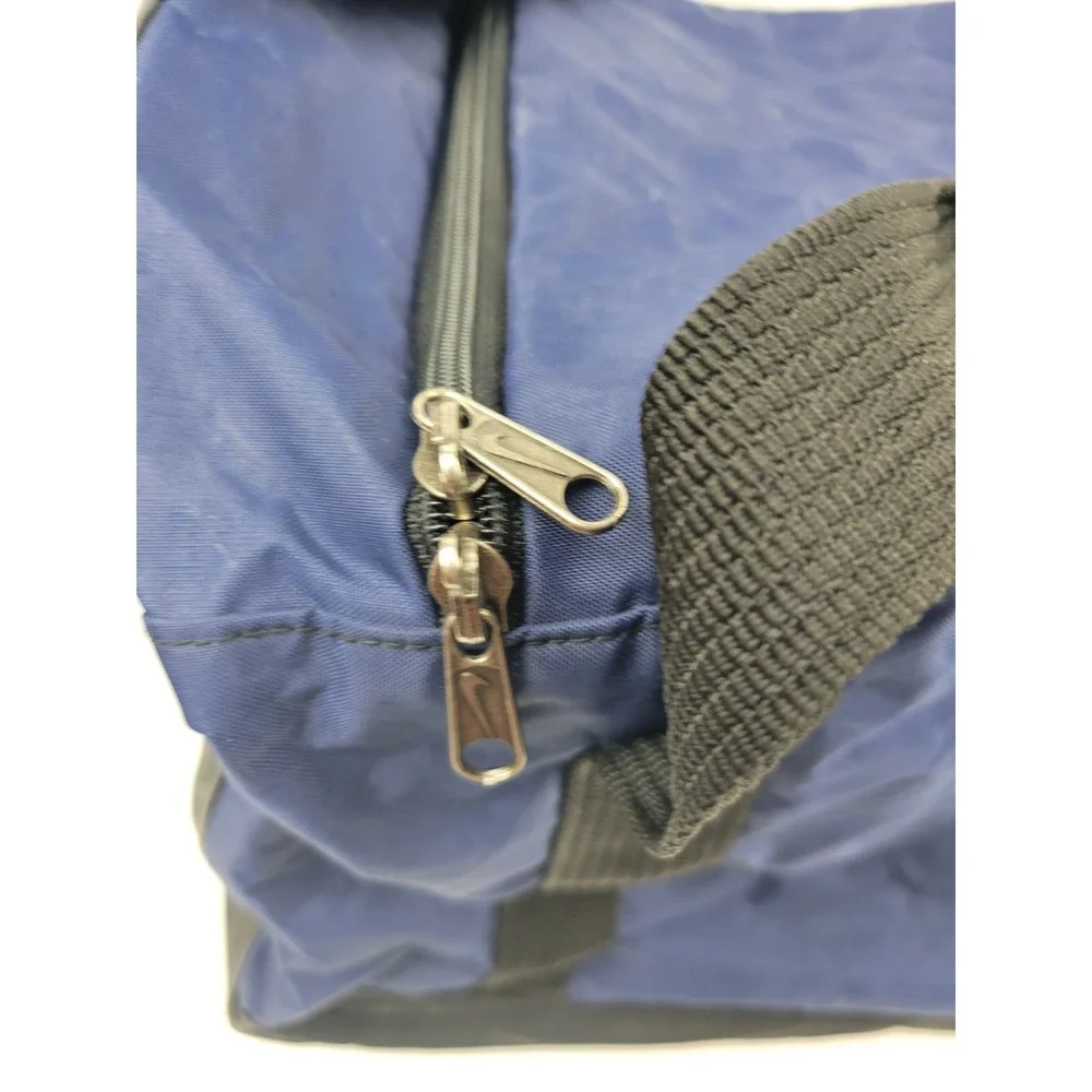 Nike vintage duffle