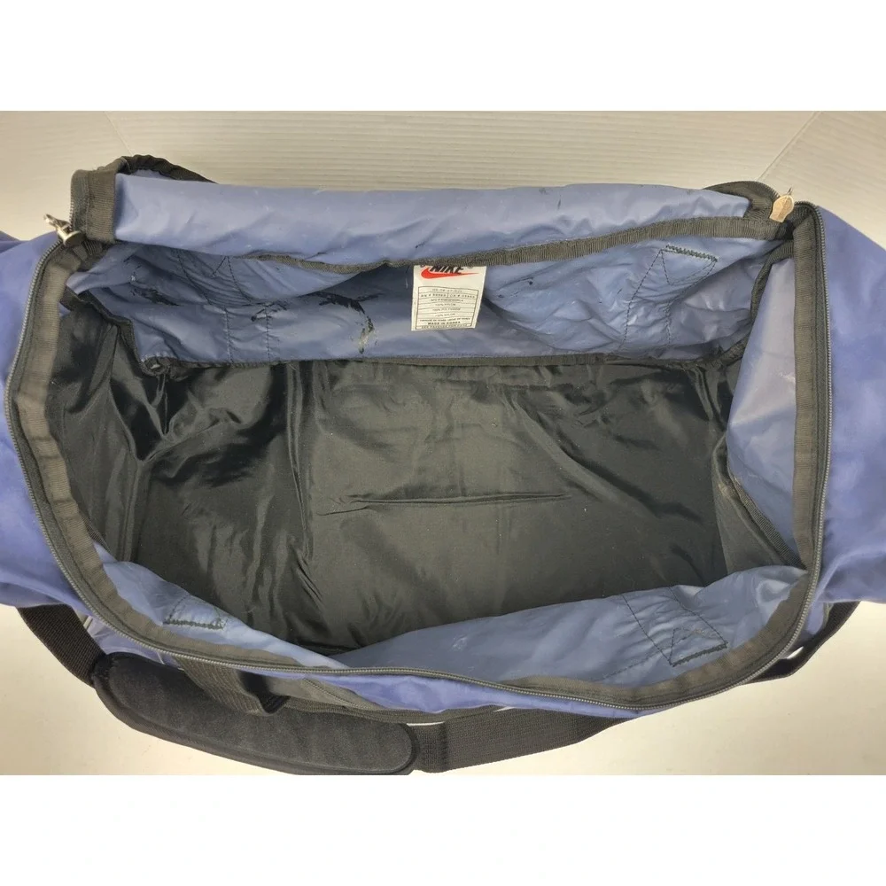 Nike vintage duffle