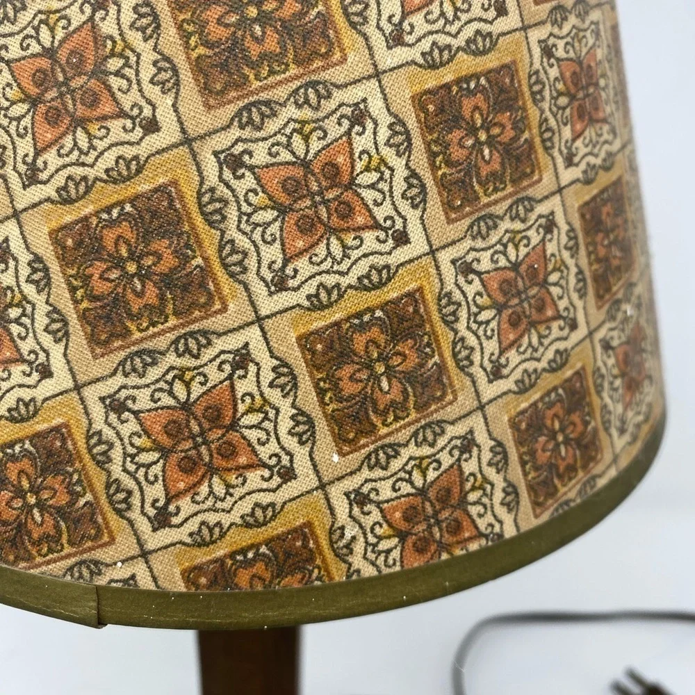N/A vintage table