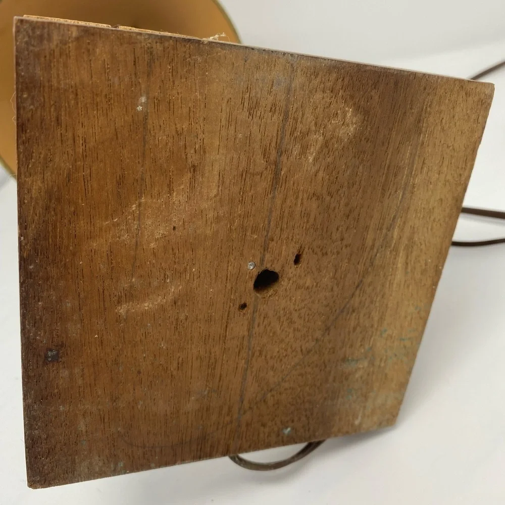 N/A vintage table