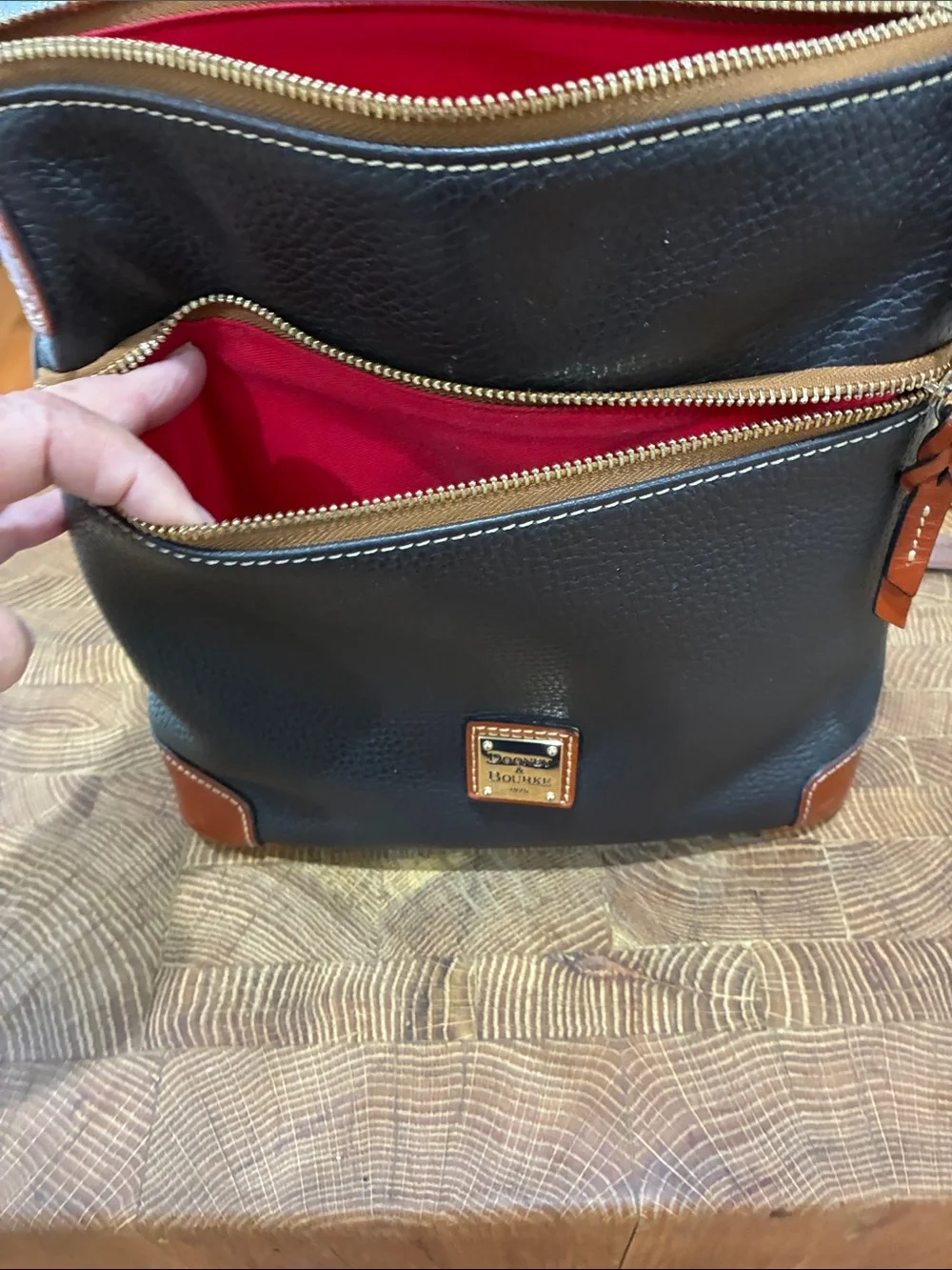 Dooney & Bourke classic dooney