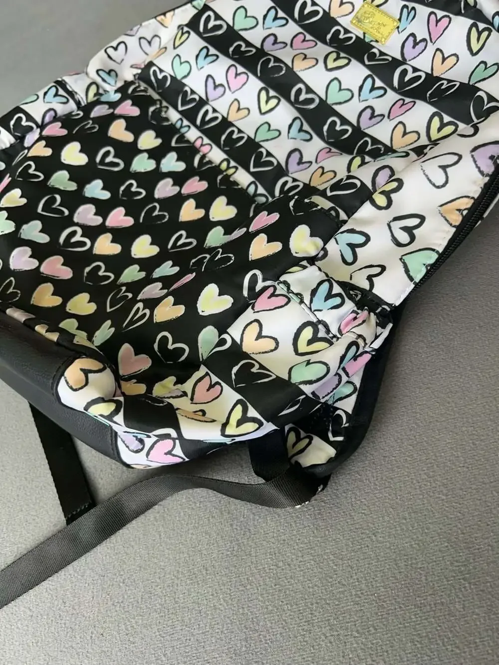 Luv Betsey no owned logo