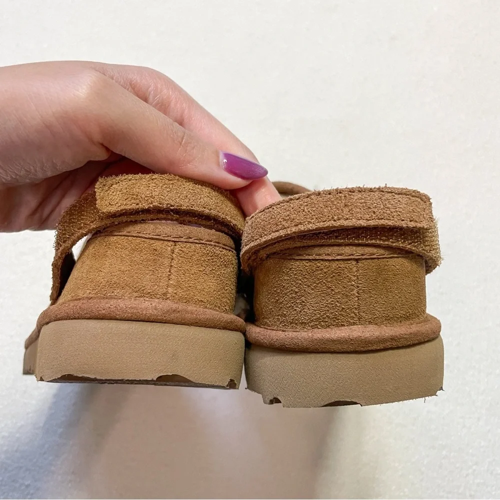 UGG new without