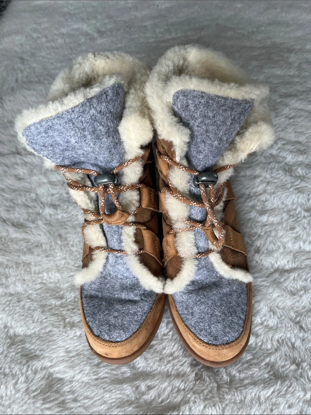 Sorel light brown leather and Gray wool Shearling lined Winter Boots size 10