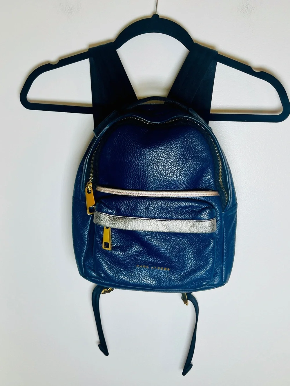 Marc Jacobs compact navy