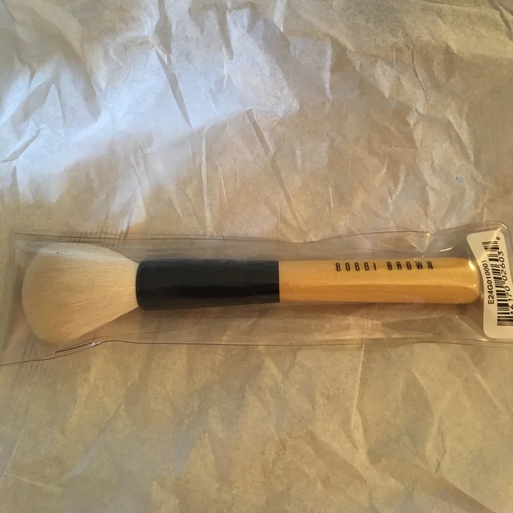 Bobbi Brown airbrushed brick
