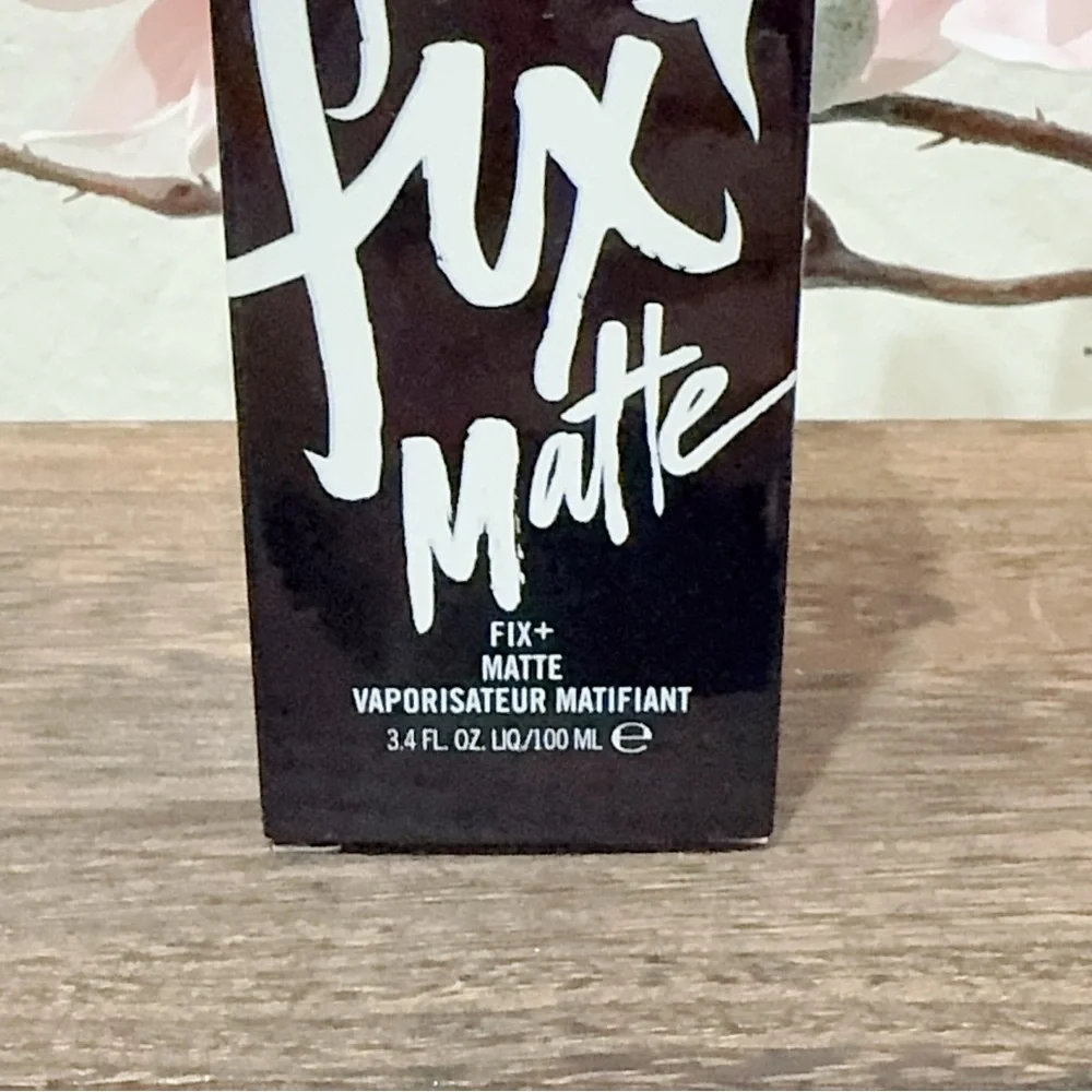 MAC Cosmetics mattifying base