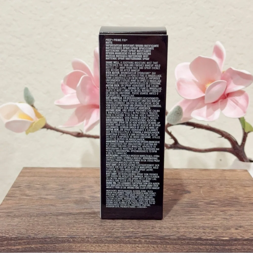 MAC Cosmetics control can