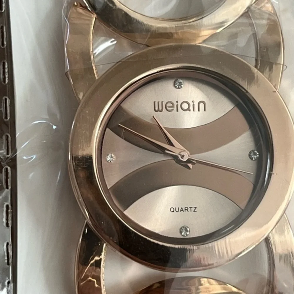 Weiqin Rose Gold‎ Tone Rhinestone Women's Quartz Watch NWT NEEDS BATTERY