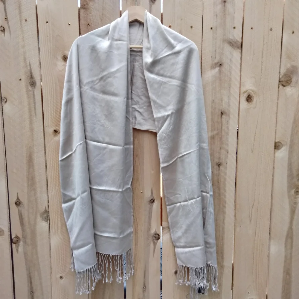 Jones New York NWT Beige Cream Women's Fringe Shawl Scarf Pashmina Style 21
