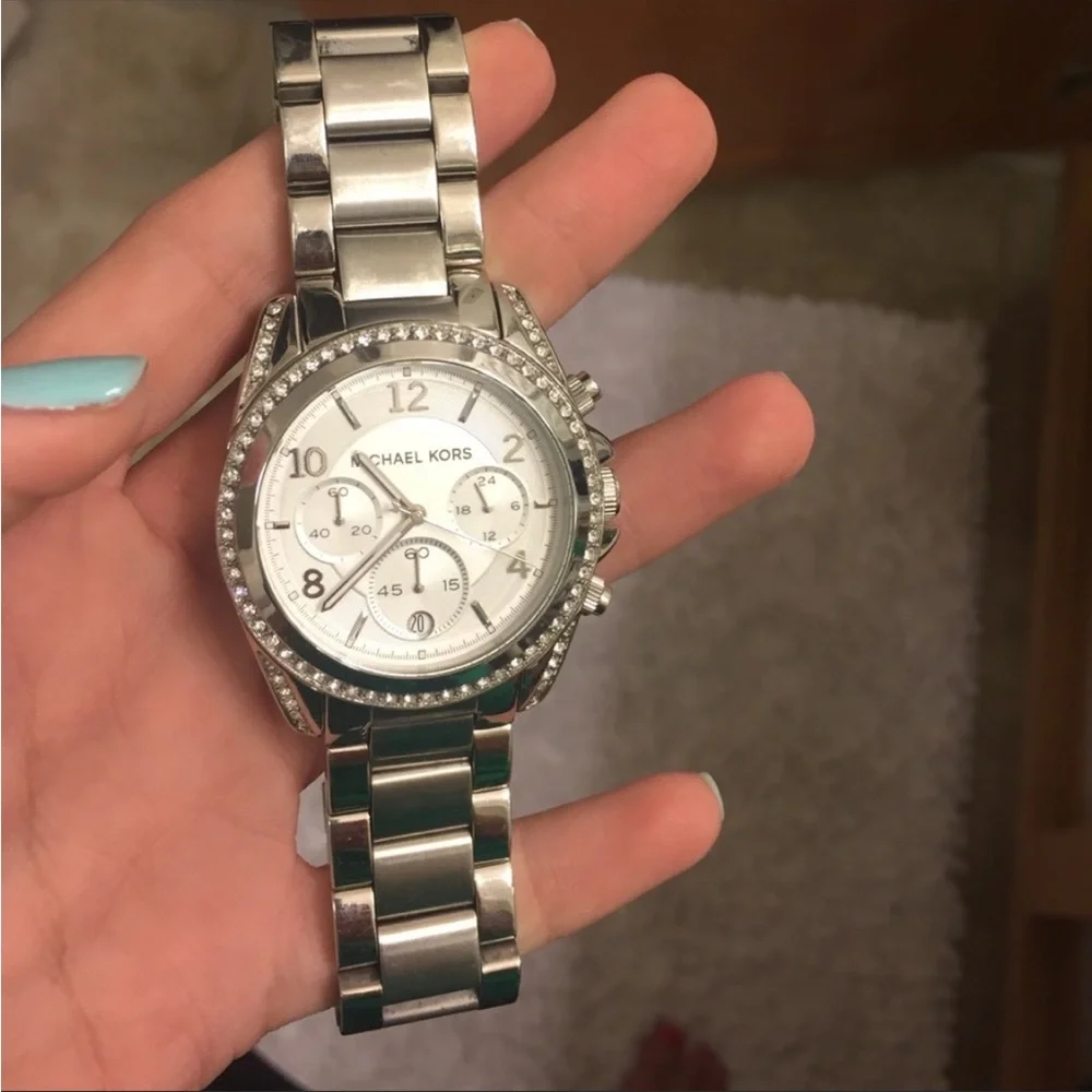 Michael Kors good preowned