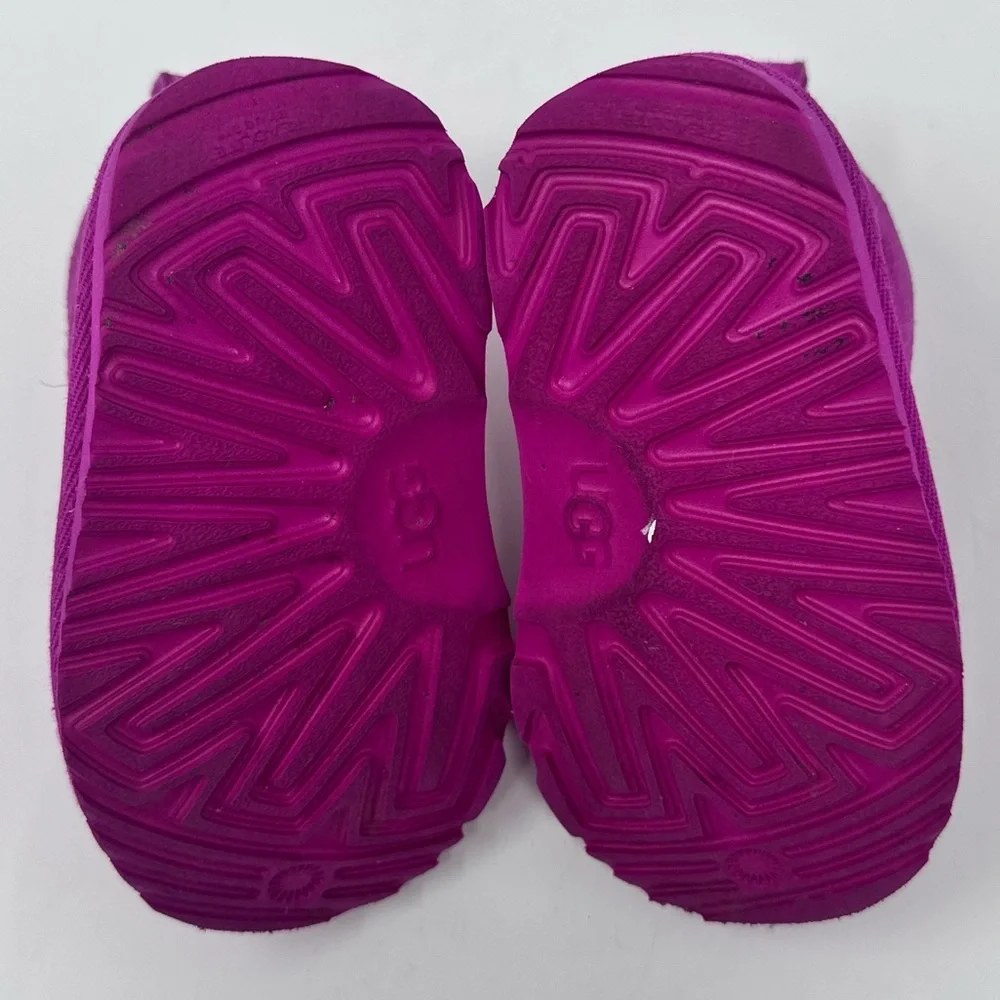 UGG bright fuchsia
