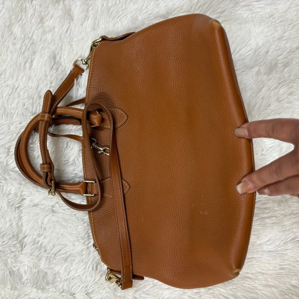Dooney & Bourke chic leather