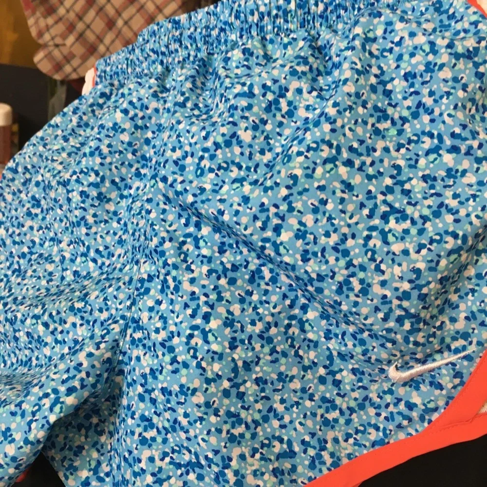 FINAL MARKDOWN Boys Nike swim trunks (M)