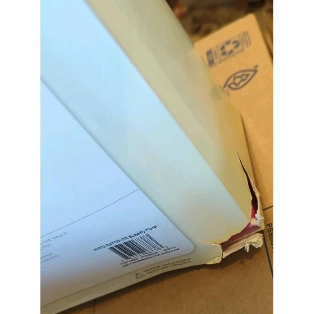 The Unbranded Brand please packaging